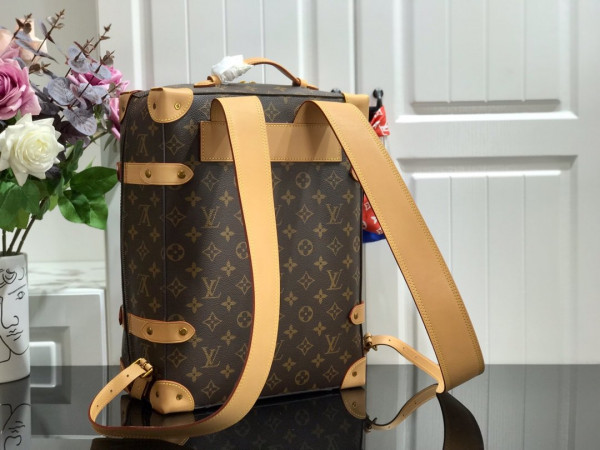l0*is V*t0n soft trunk backpack pm