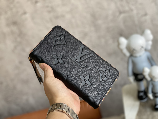 l0*is V*t0n zippy wallet