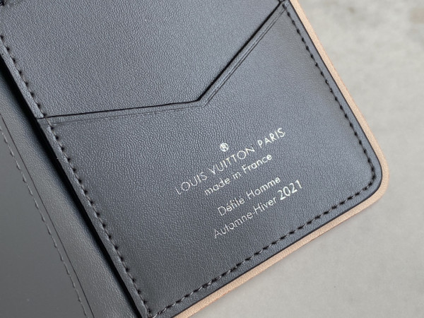 l0*is V*t0n slender pocket organizer