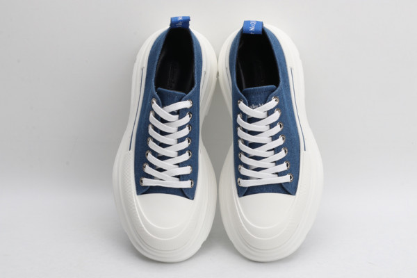 ale*d*r M*Q*en tread slick lace up