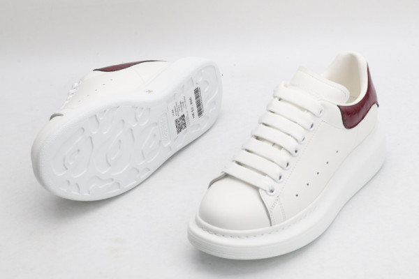 ale*d*r M*Q*en oversized sneaker