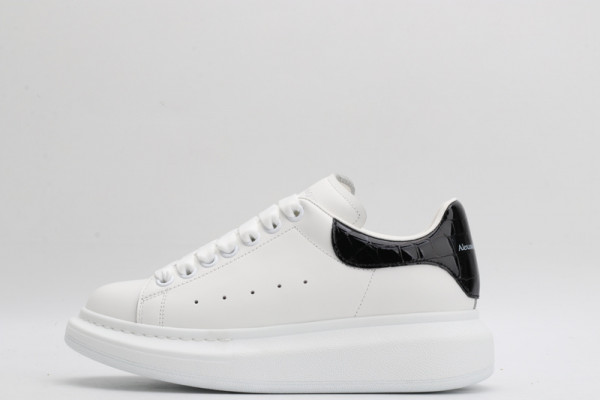 ale*d*r M*Q*en oversized sneaker