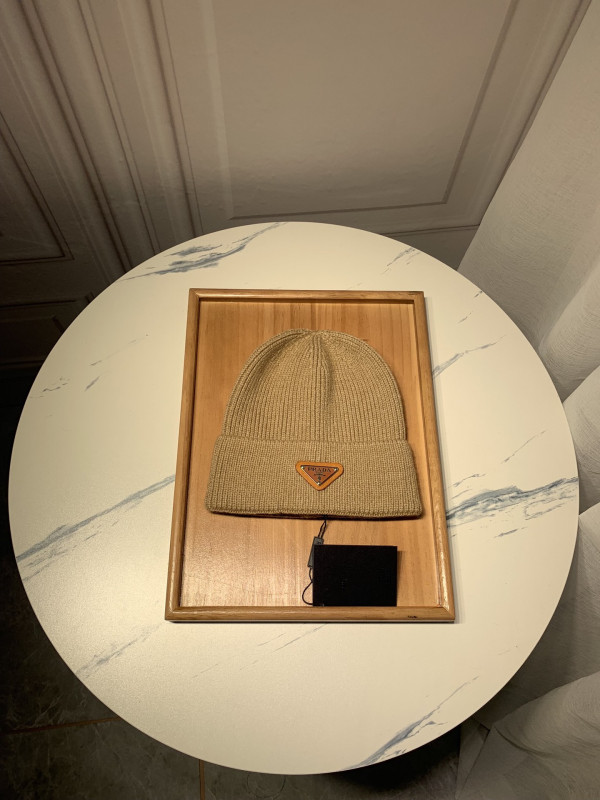Pra*a hat