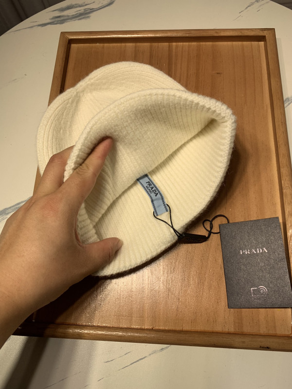 Pra*a hat