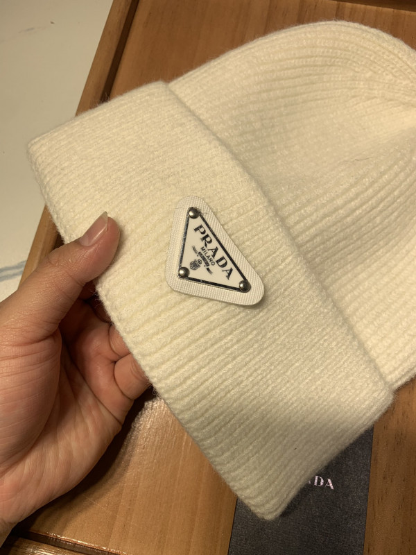 Pra*a hat