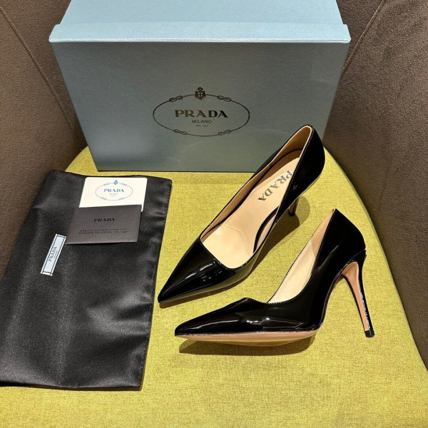 Pra*a pumps