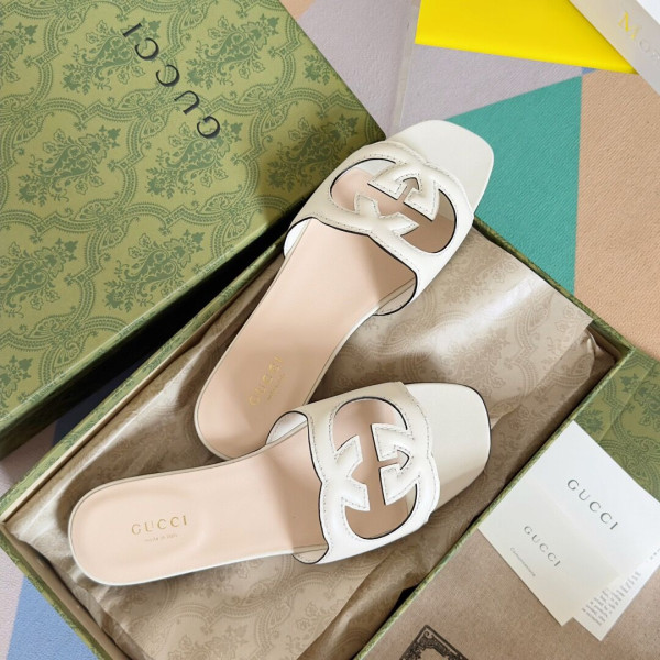G*u*i slide sandal