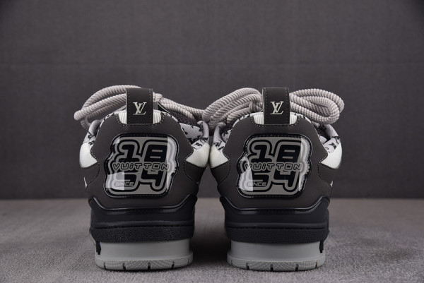 l0*is V*t0n sneakers