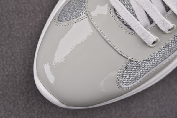 Pra*a sneaker