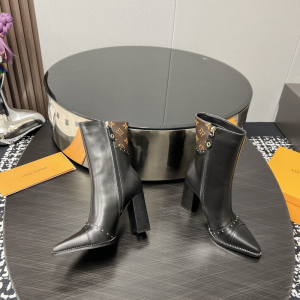 l0*is V*t0n boots