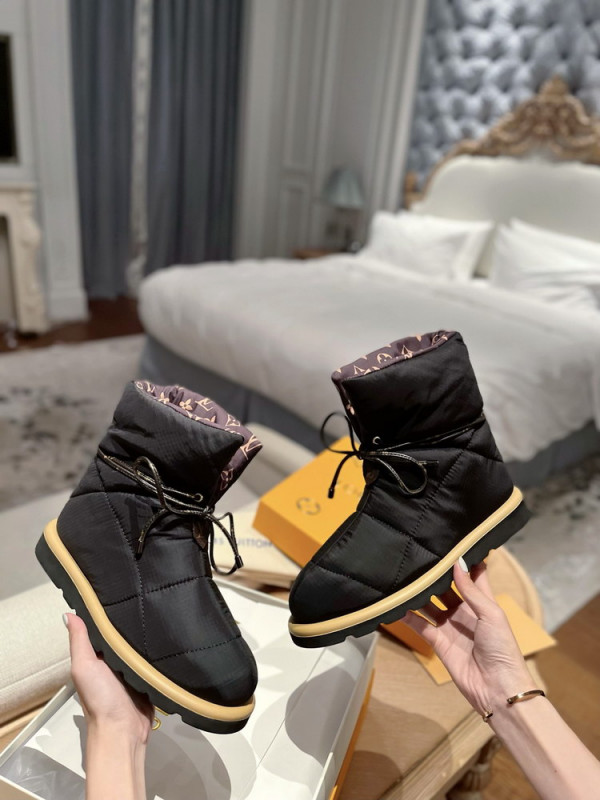 l0*is V*t0n pillow comfort ankle boots