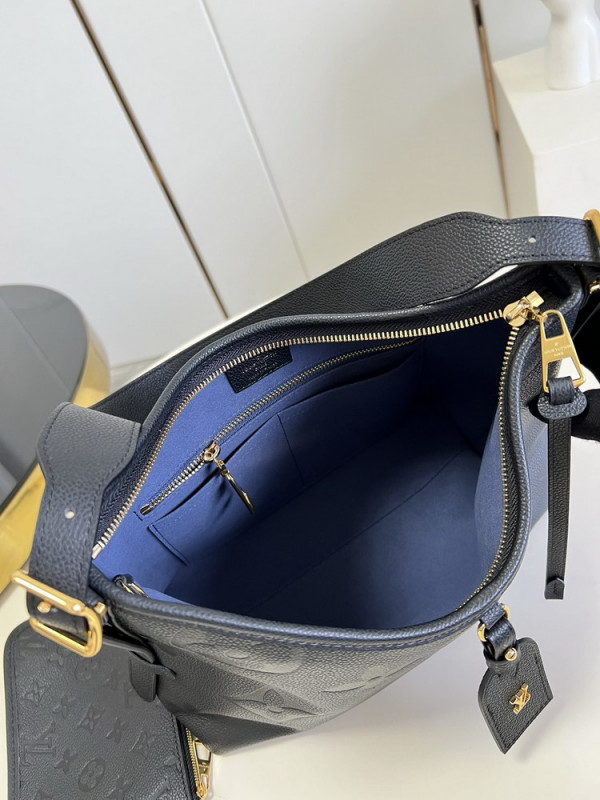 l0*is V*t0n carryall pm