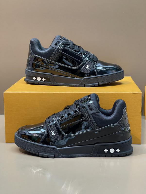 l0*is V*t0n trainer sneaker