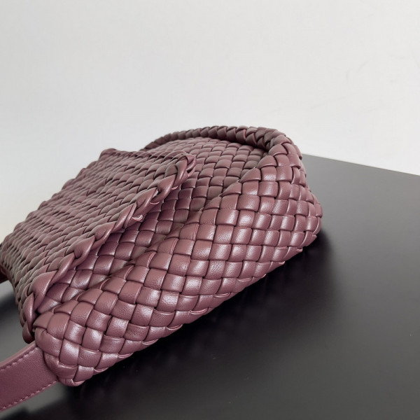 bo*te*ga Ve*ne*ta  small cobble shoulder bag