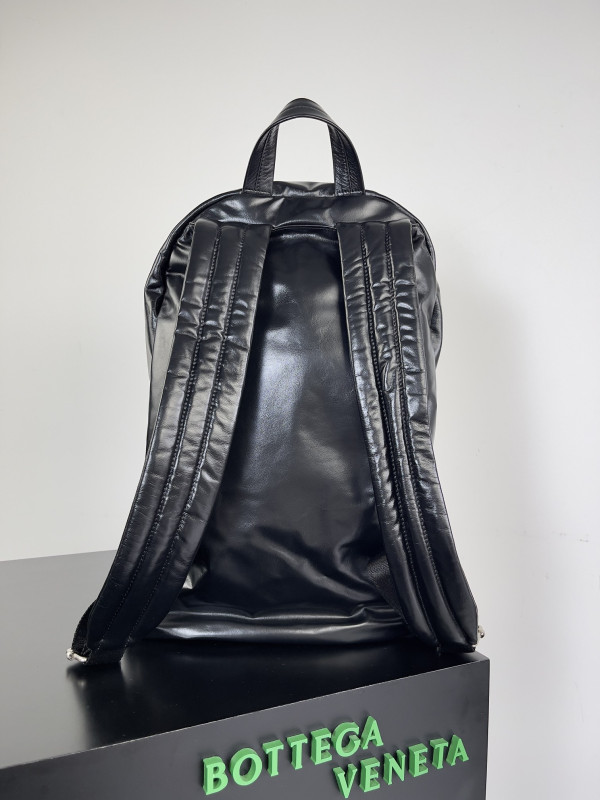 bo*te*ga Ve*ne*ta  backpack