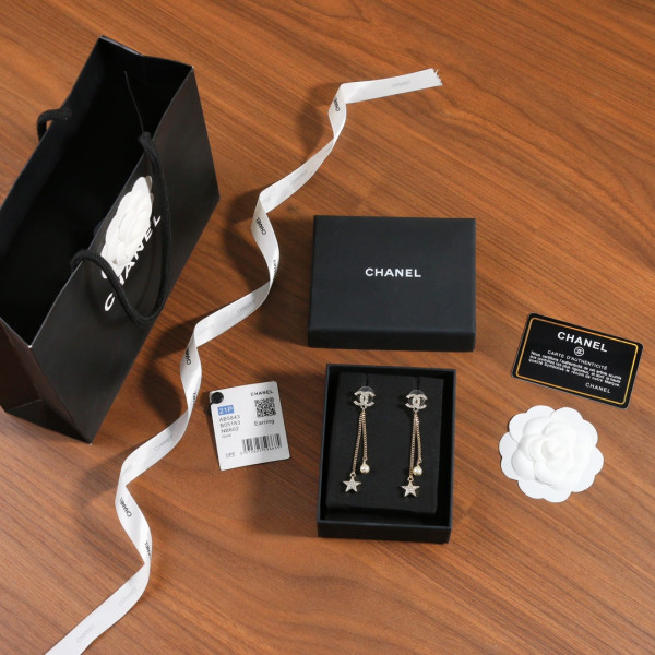 CL EARRINGS
