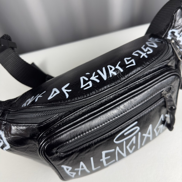 Ba*len*cia*ga everyday beltpack