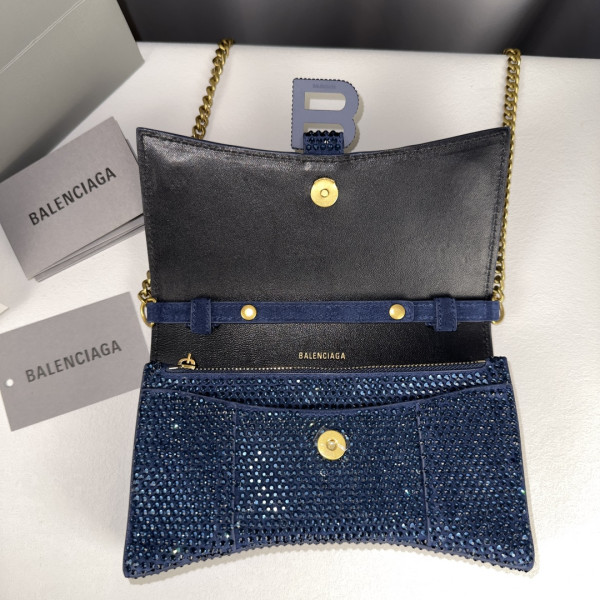 Ba*len*cia*ga hourglass wallet on chain