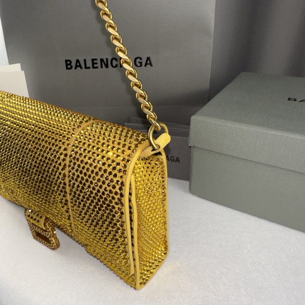 Ba*len*cia*ga hourglass wallet on chain