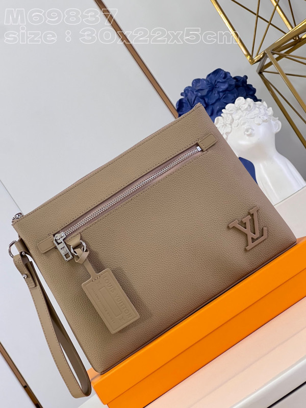 l0*is V*t0n ipad pouch