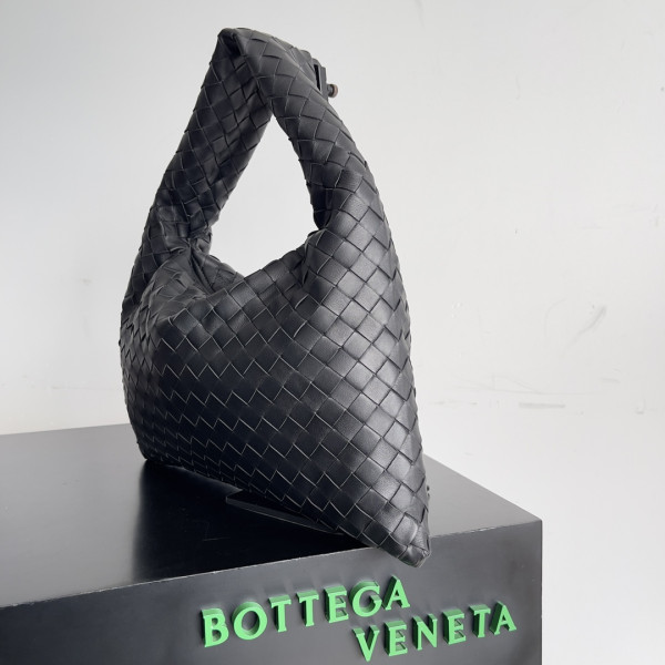 bo*te*ga Ve*ne*ta small hop