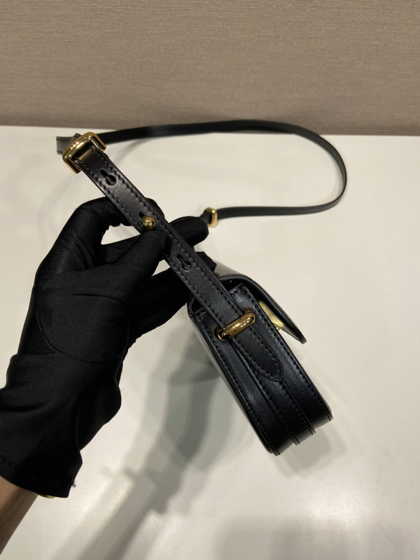 Pra*a patent bag-20*10*4cm