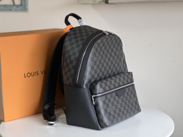 l0*is V*t0n discovery backpack pm