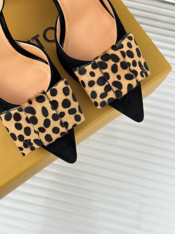 l0*is V*t0n heels