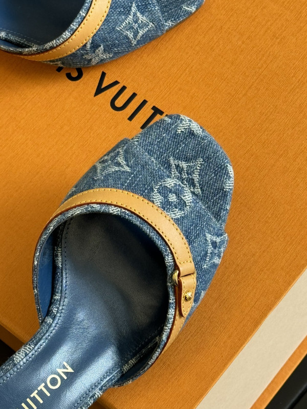 l0*is V*t0n heels sandals