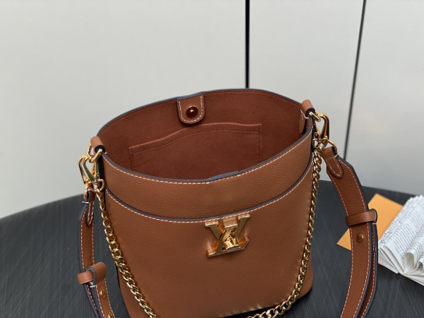 l0*is V*t0n lock and walk - 20 x 20.5 x 12cm