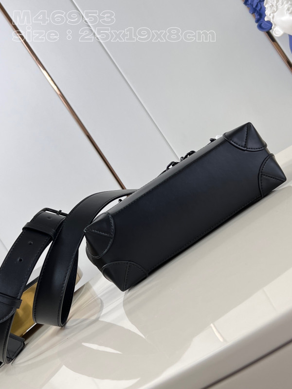 l0*is V*t0n steamer wearable wallet-25*19*8cm