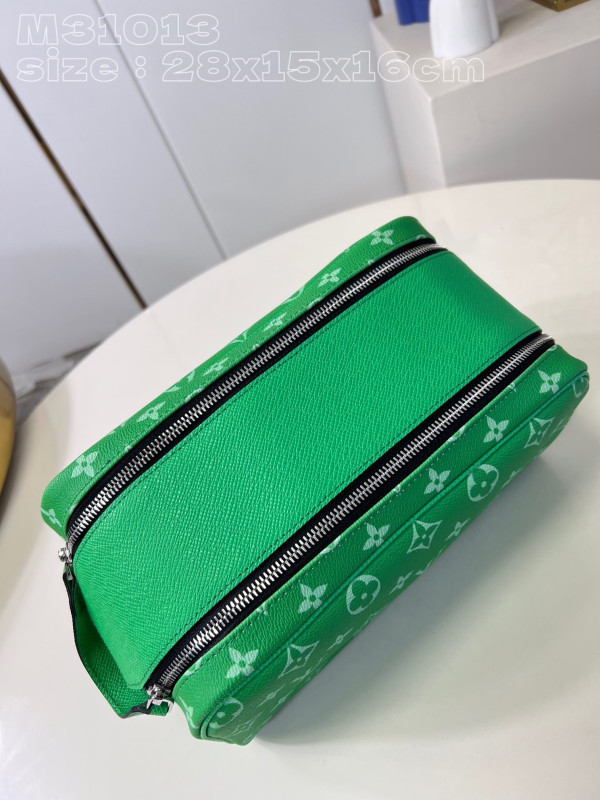 l0*is V*t0n dopp kit -28*15*16.5cm