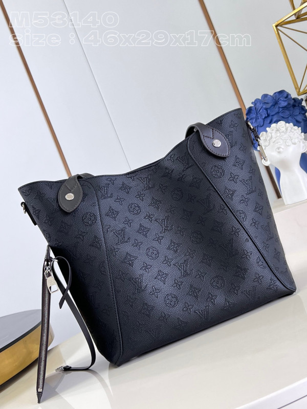 l0*is V*t0n hina-46 x 29.5 x 17cm