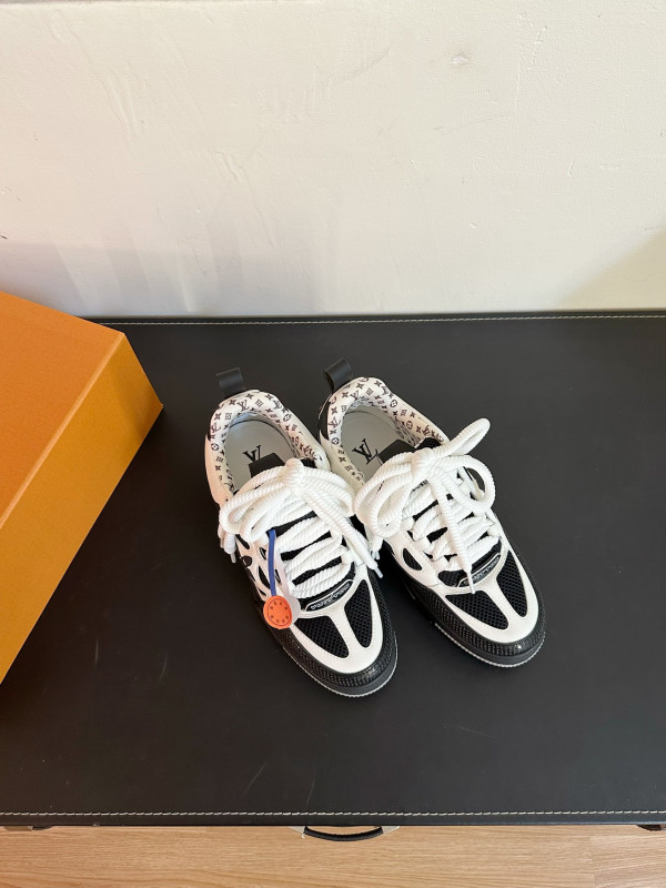 l0*is V*t0n sneakers
