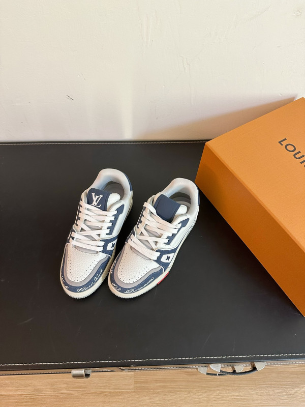l0*is V*t0n sneakers