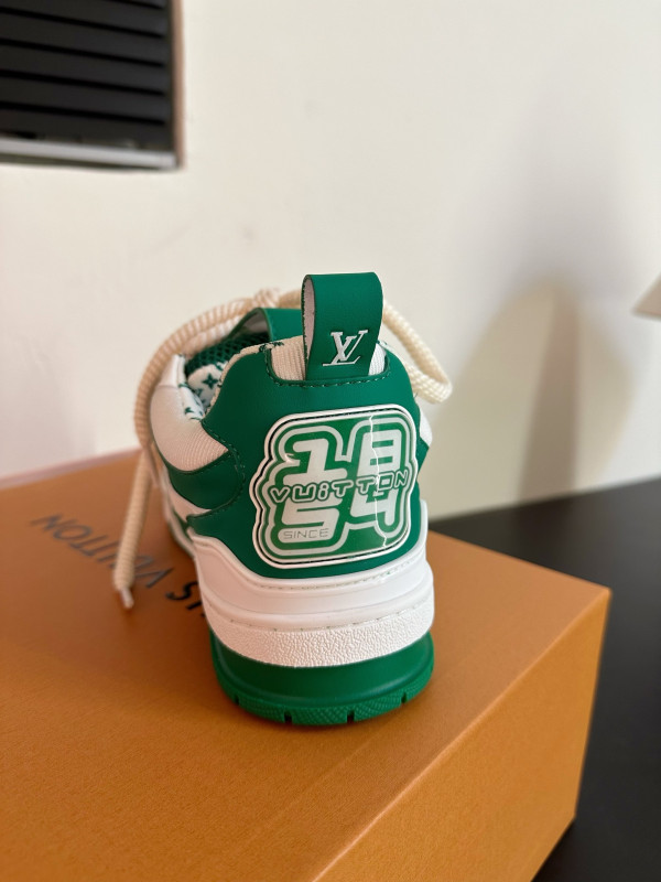 l0*is V*t0n sneakers