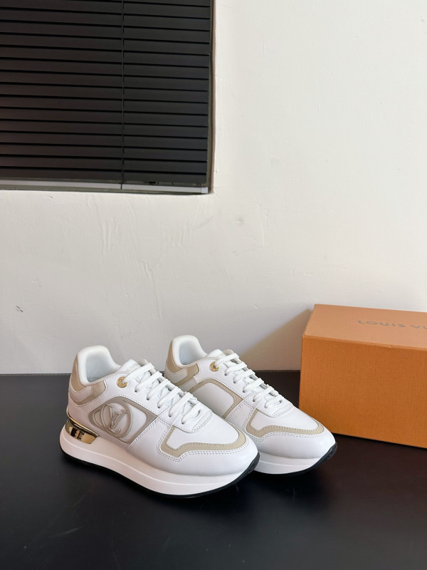l0*is V*t0n sneakers