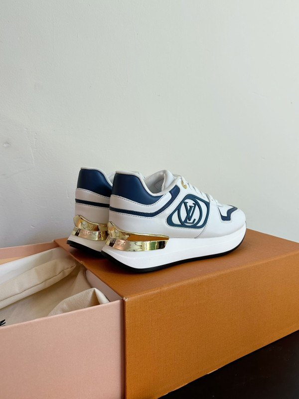 l0*is V*t0n sneakers