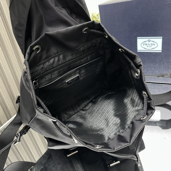 Pra*a re-nylon backpack-23.5*28*12cm