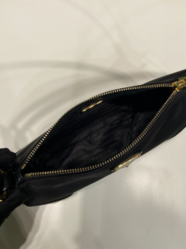 Pra*a re-edition bag-23.5*10*5cm