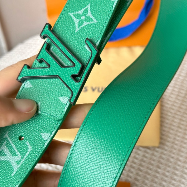 l0*is V*t0n belt