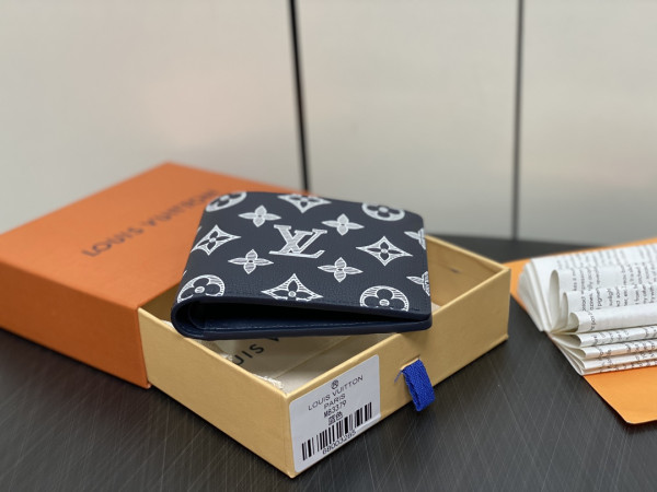 l0*is V*t0n multiple wallet-11.5*9*1.5cm
