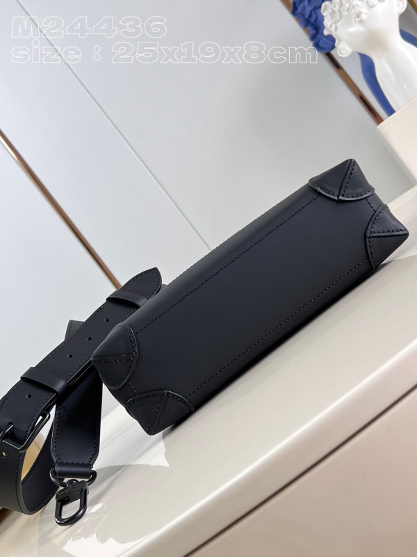 l0*is V*t0n steamer wearable wallet-25*19*8cm