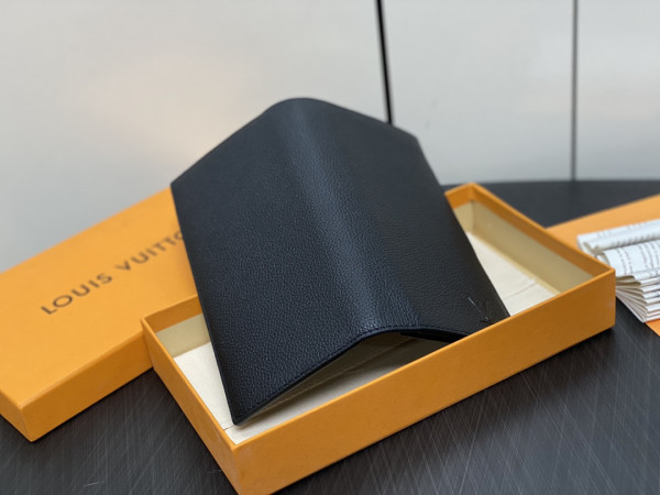 l0*is V*t0n brazza wallet-10*19*2cm