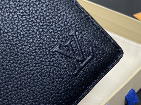 l0*is V*t0n slender wallet-11*8.5*2cm