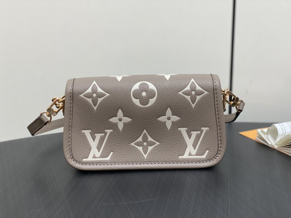 l0*is V*t0n nano diane-19*10.5*6 cm