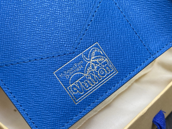 l0*is V*t0n passport cover-10*14*2.5cm
