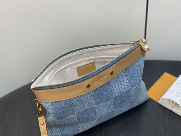 l0*is V*t0n pochette to-go-30*21.5*2cm