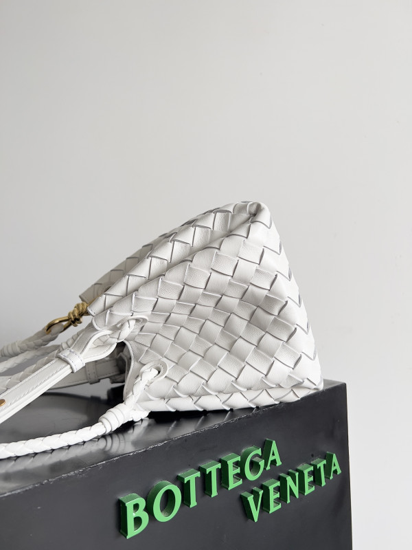 bo*te*ga Ve*ne*ta andiamo parachute small shoulder bag