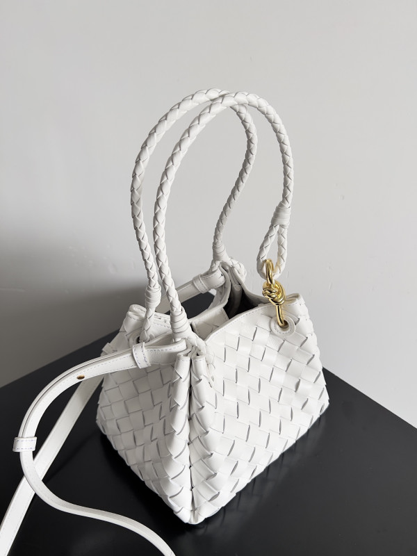 bo*te*ga Ve*ne*ta andiamo parachute small shoulder bag